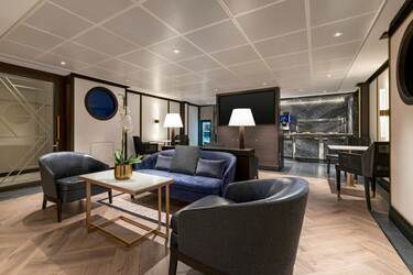 Oceania Riviera - Executive Lounge 2.jpg